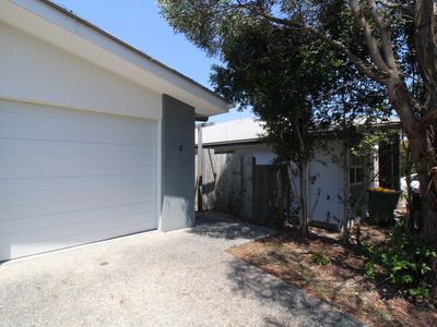 2 / 10 Firestone Avenue, Pimpama