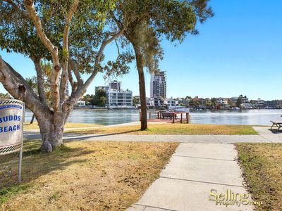 16B Oak Avenue , Surfers Paradise