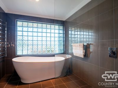 409 Gwydir Highway, Glen Innes