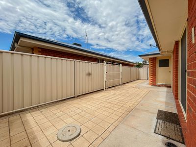 1 / 64 Gray Street, Swan Hill