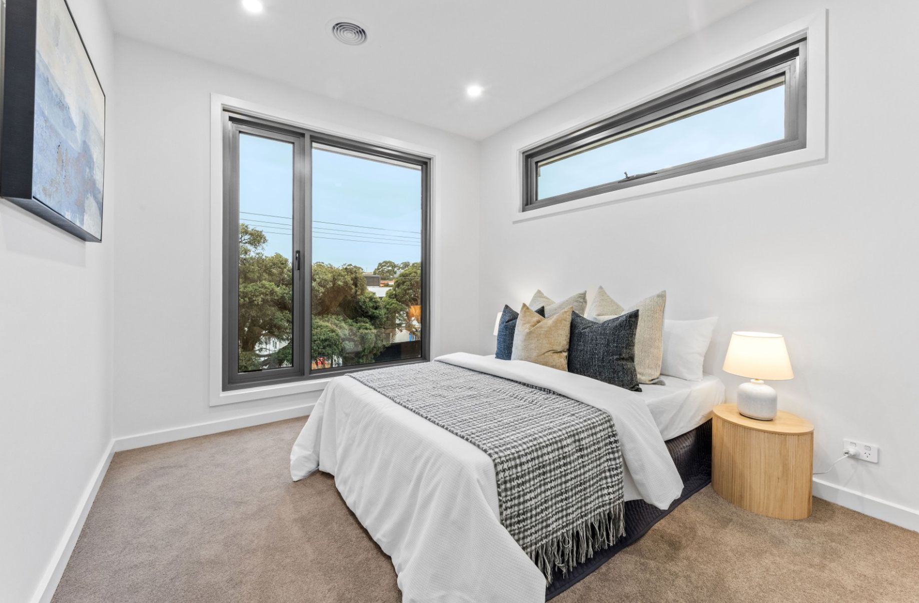 1 / 12 Ascot Street, Doncaster East