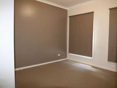 6 PROSPECT RISE, Yea