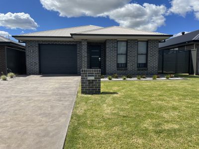 21 Waterway Crescent , Dubbo