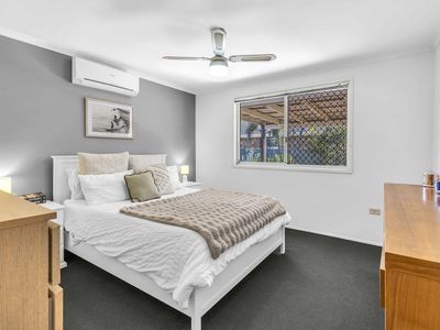 7 Razorbill St, Burleigh Waters