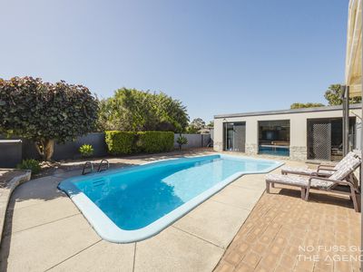 32 Carr Crescent, Warwick