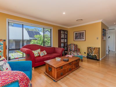 18 Flinders Way, Ocean Shores