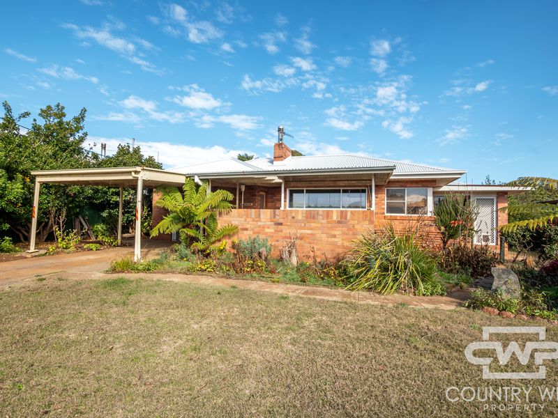 8 Lackey Street, Guyra