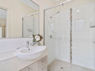 23 Hyde Avenue, Springfield Lakes