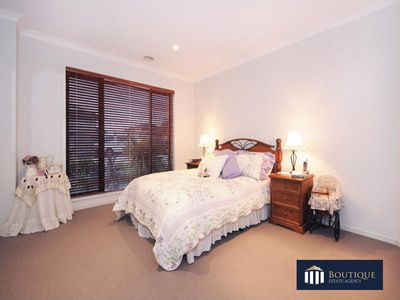 8 Matilda Court, Lynbrook