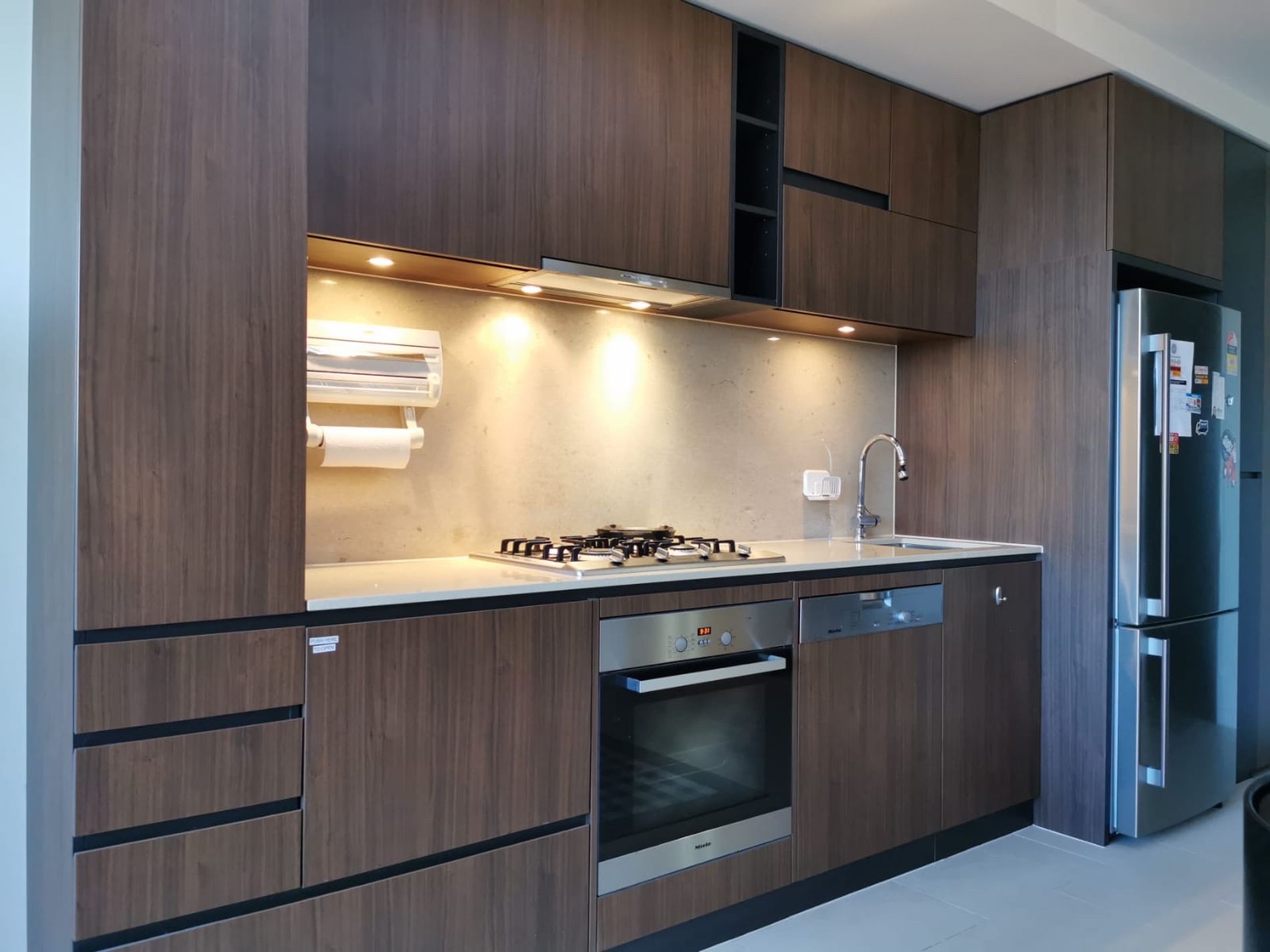 808 / 227 Toorak Road, South Yarra