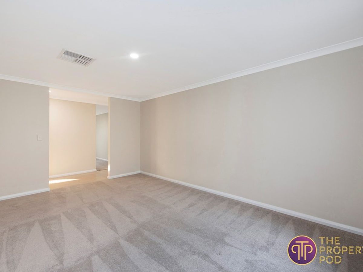 39 Sellafield Bend, Waikiki