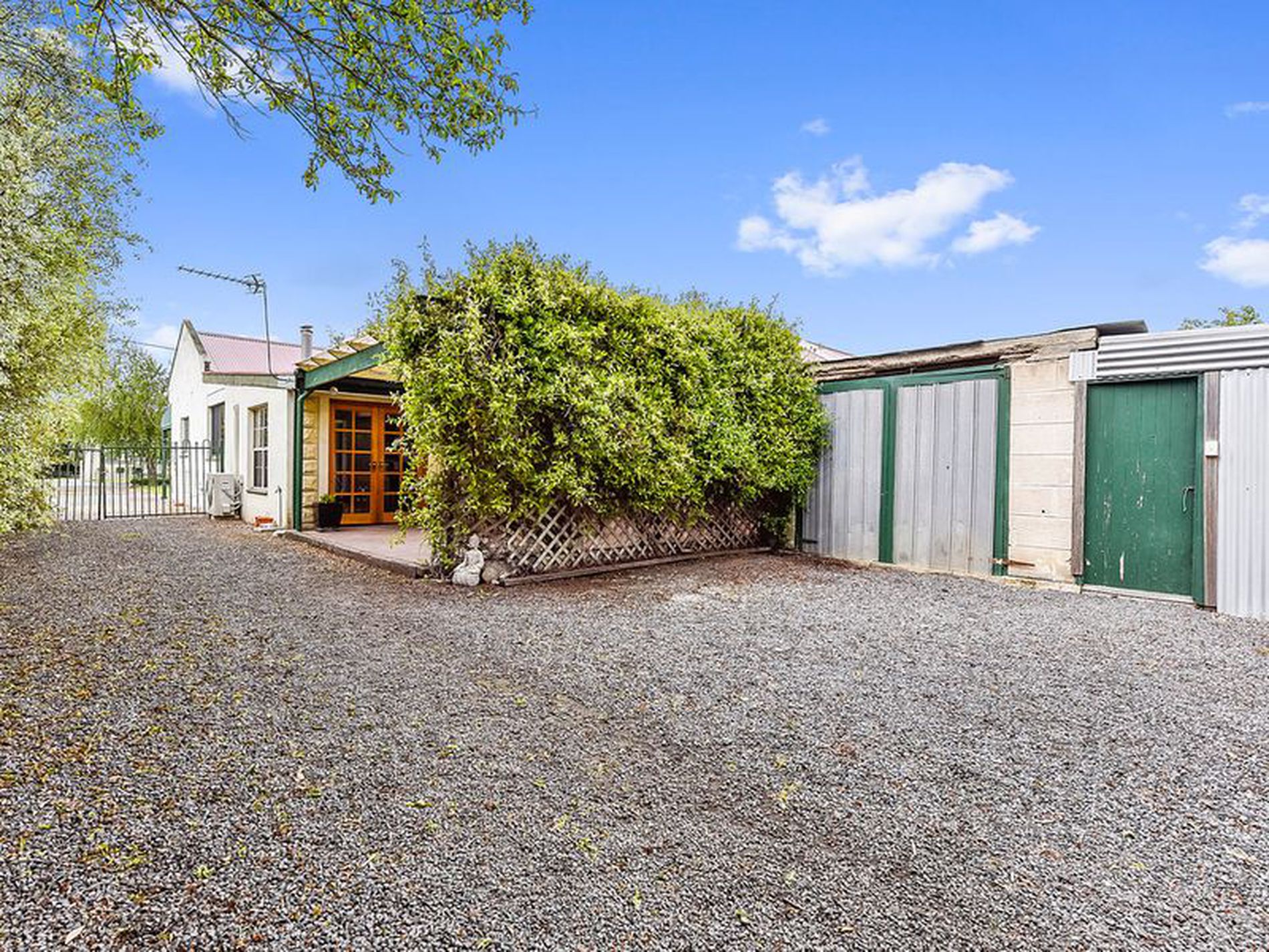 18 White Street, Millicent