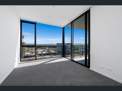 1308 / 10 Sickle Avenue, Hope Island