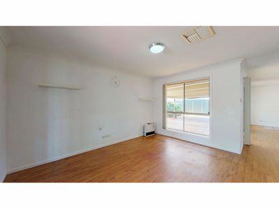 7 Todman Court, Dubbo