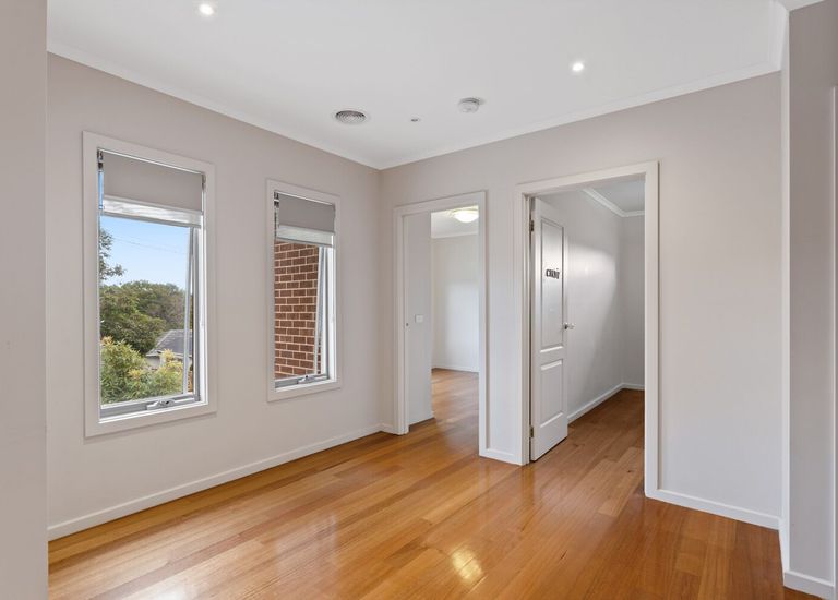 2 / 1 Sylvan Crescent, Ashwood