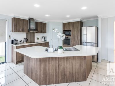 4 HOBBY COURT, Mango Hill