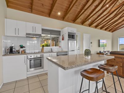 720 Dairy Flat Road, Heathcote South