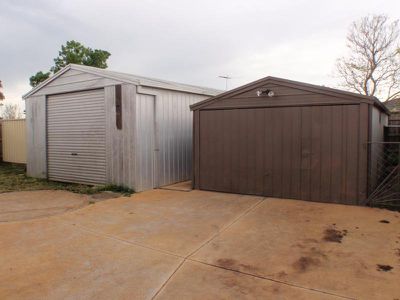8 Adrian Court, Rockbank