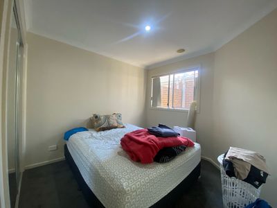 2 / 8 Flower Gum Crescent , Tarneit