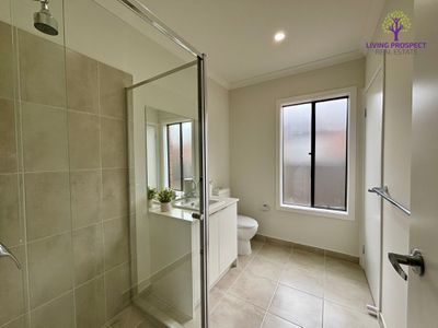 17 Pintail Drive, Melton South