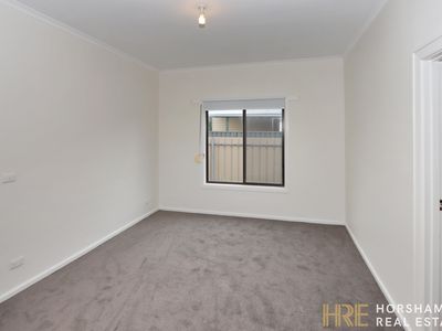 6 Railway Avenue, Horsham