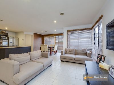 12 Meribel Way, Lynbrook