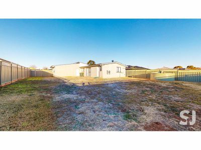 19 Dunheved Circle, Dubbo