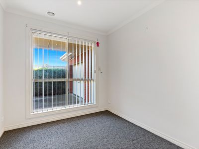 2 / 6 Bellworth Avenue, Tarneit