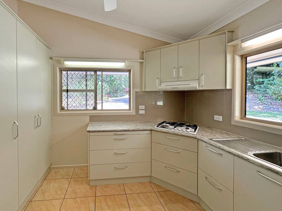 164 Carrington Road, Atherton