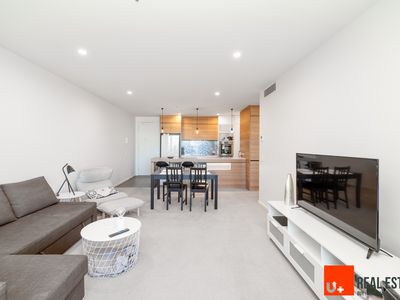 122 / 45 West Row, City
