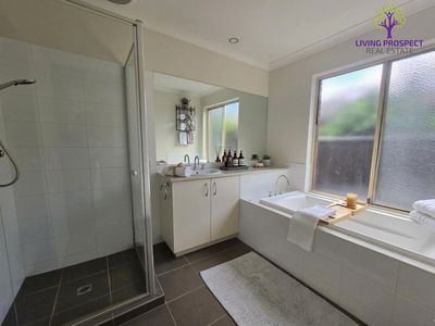 86 Miles Franklin Boulevard, Point Cook