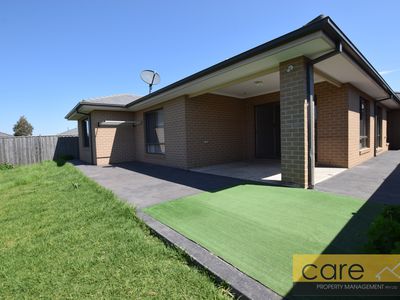 38 Peridot Avenue, Officer