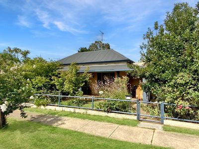 22 Battye Street, Forbes