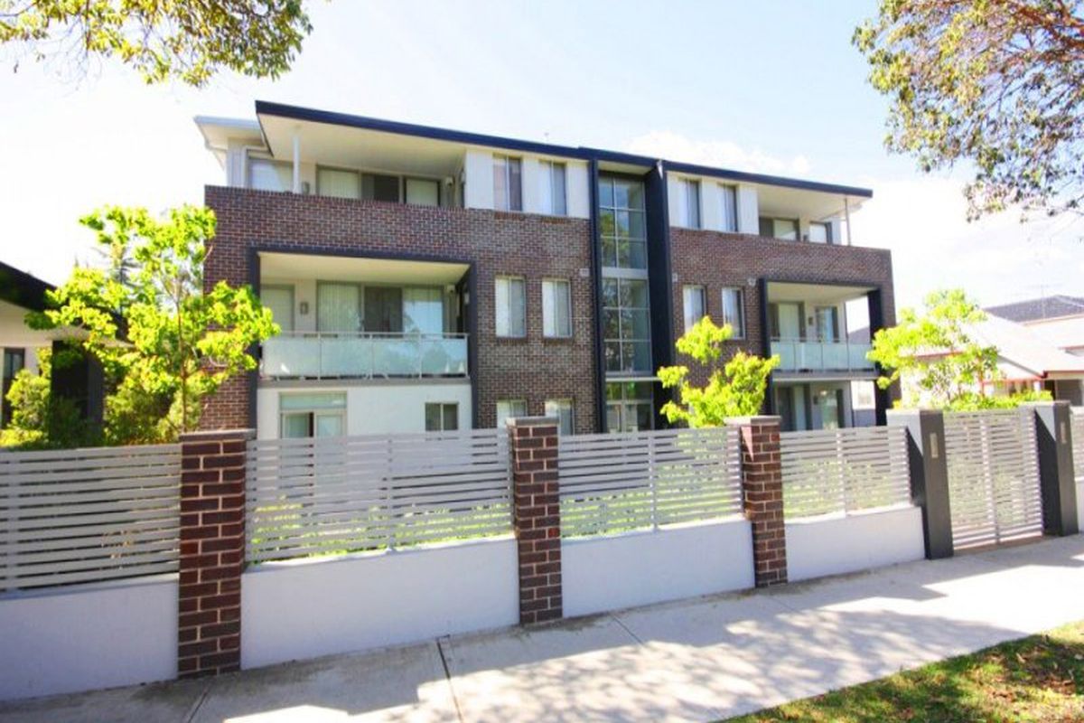 40  Henley , Homebush West