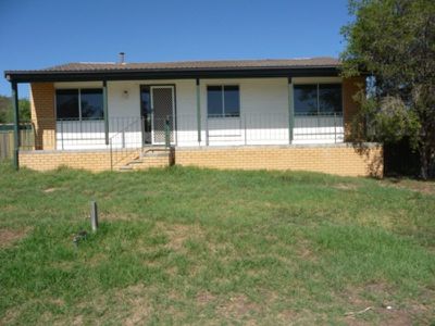 82 Jacaranda Street, West Albury