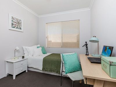 8/12 Willespie Drive, Pearsall