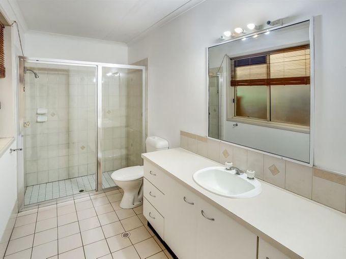 77 Ninderry Road, Bridges