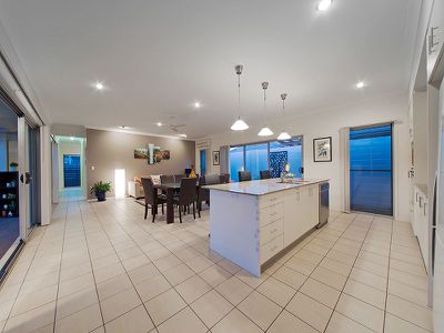 22 Hawksbury Crescent, Wakerley