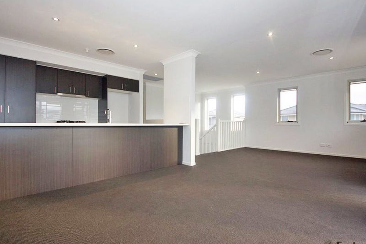 2 / 21 Sydney Smith Drive, Penrith
