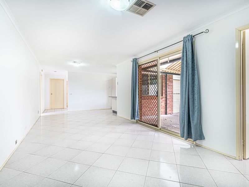 63 Thompson Crescent, Glenwood