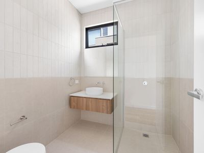 5 / 12 Irvine Crescent, Brunswick West