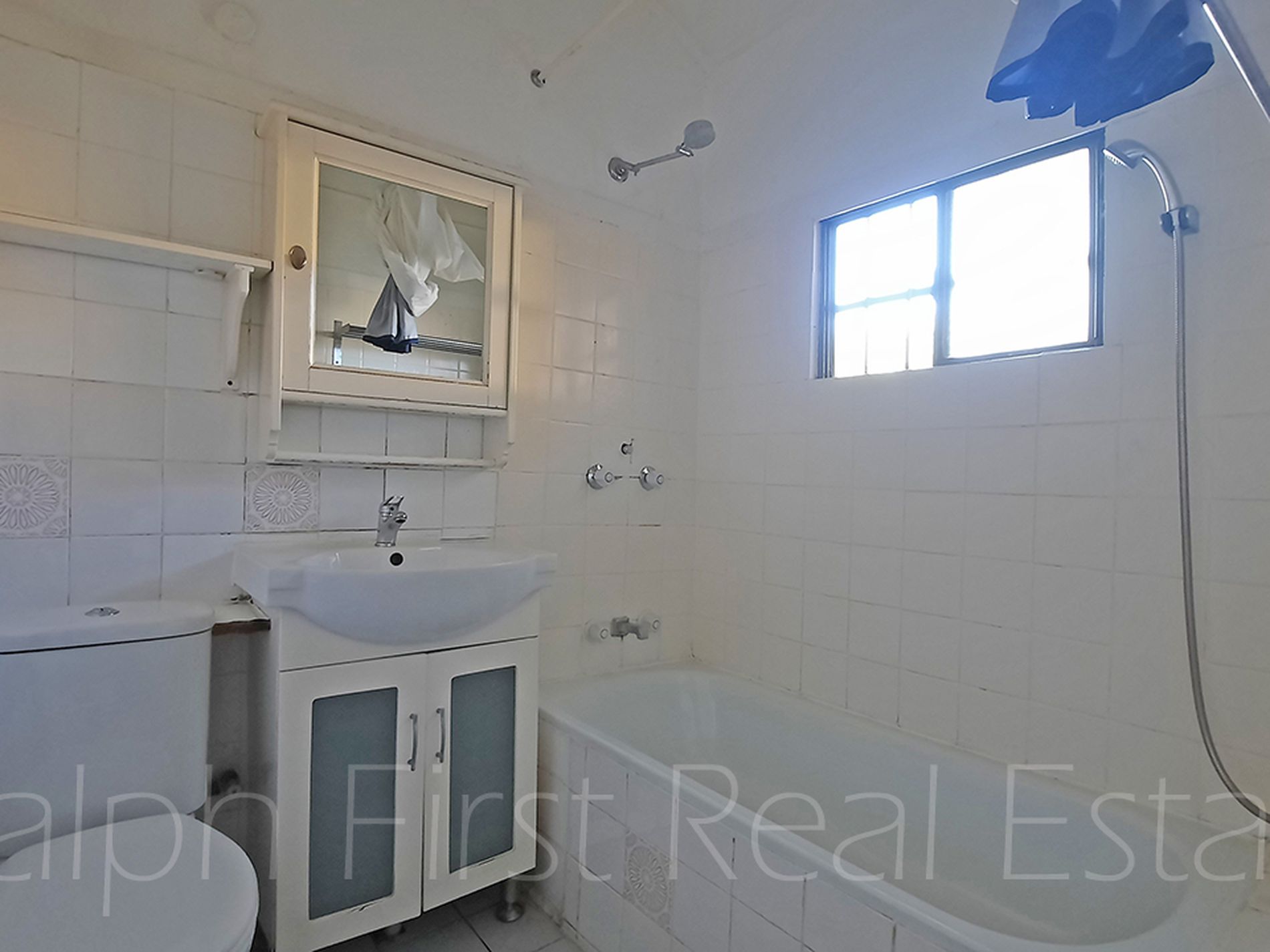 32 Leylands Parade, Belmore