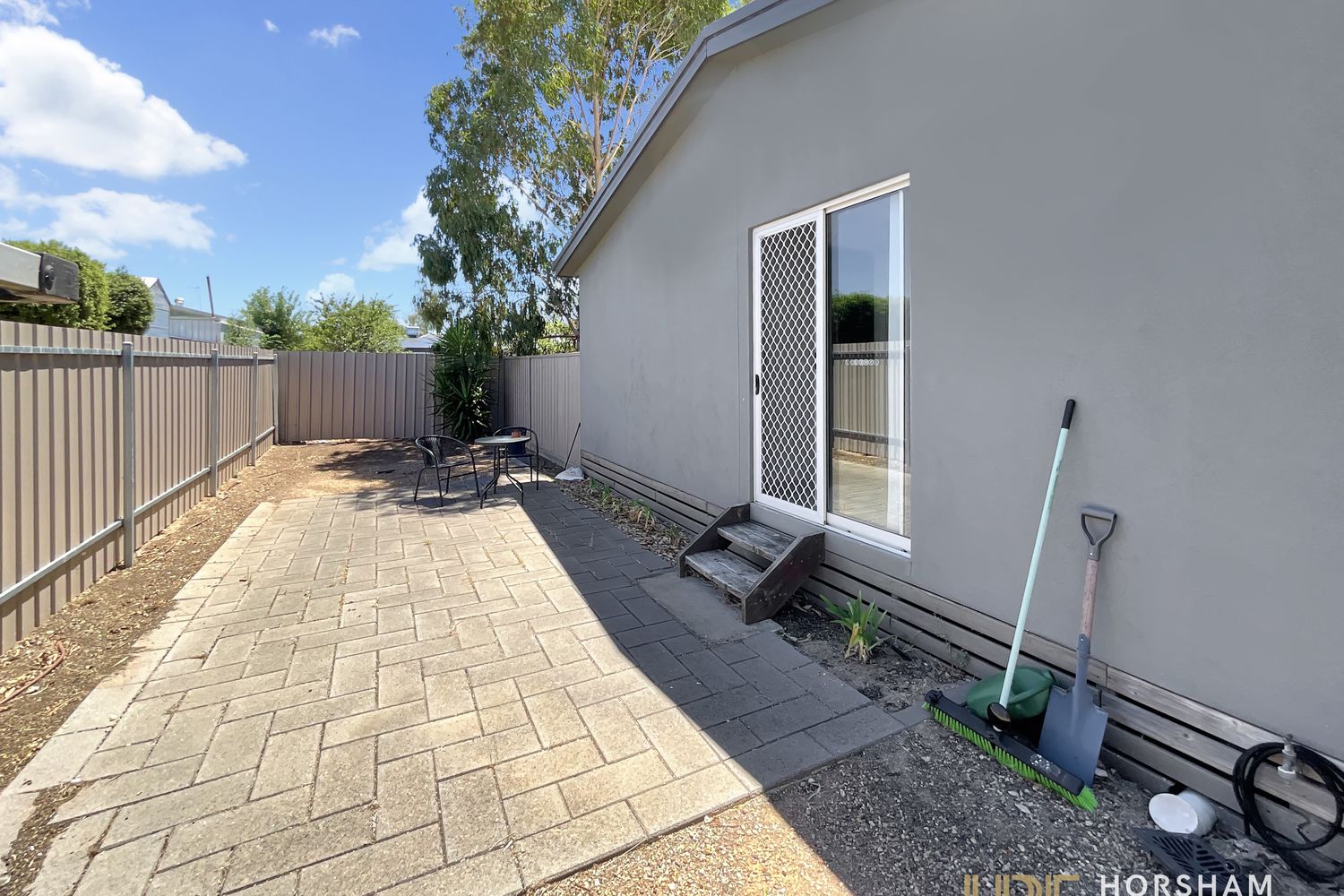 2 / 120 Bennett Road, Horsham