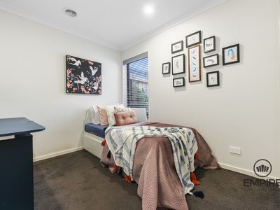 27 Cherokee Parade, Clyde