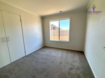 24 Falcata Avenue, Werribee