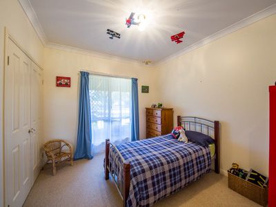 8 Macaulay Drive, Kingaroy
