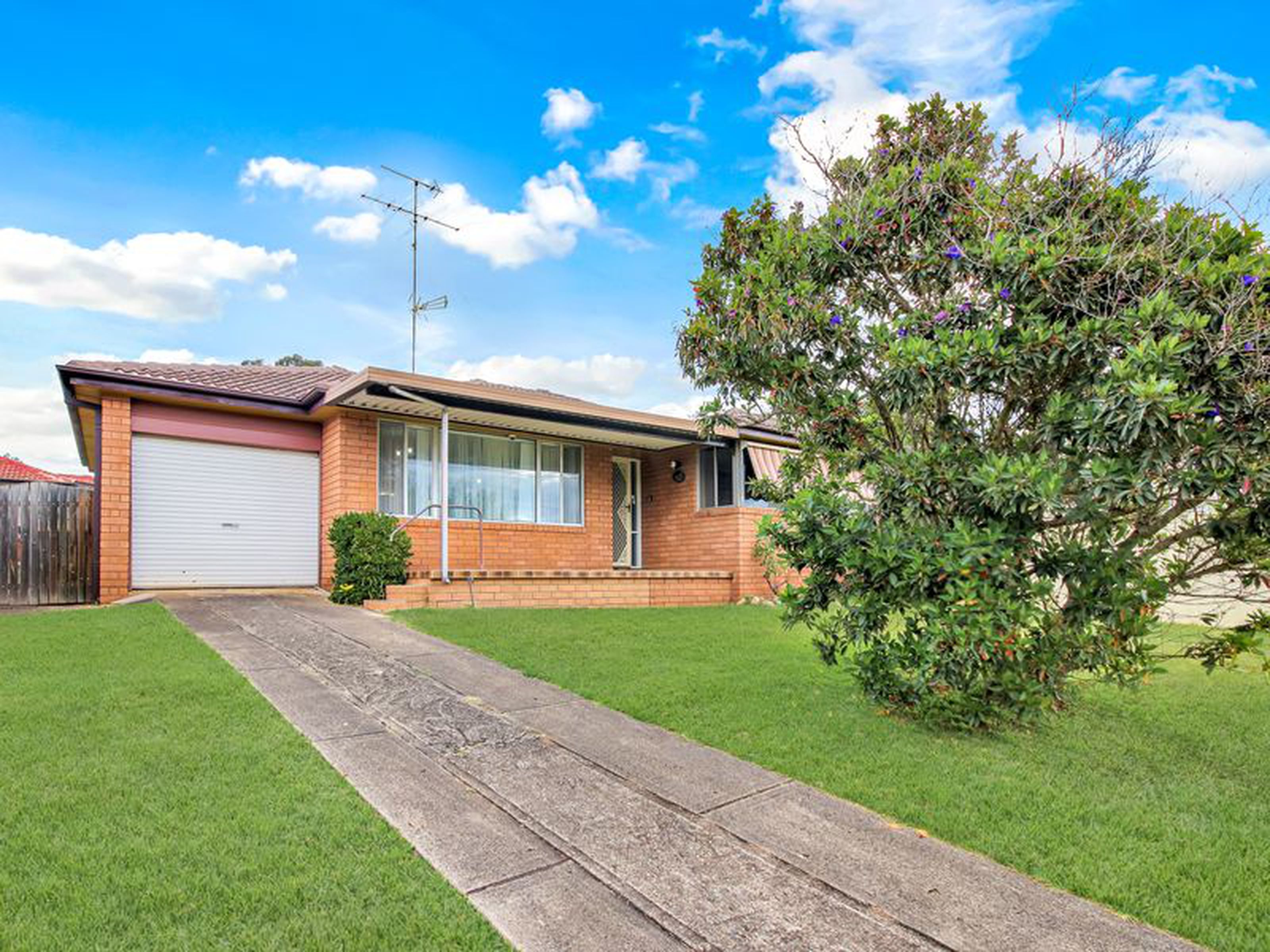 10 Greenhills Avenue, SOUTH PENRITH