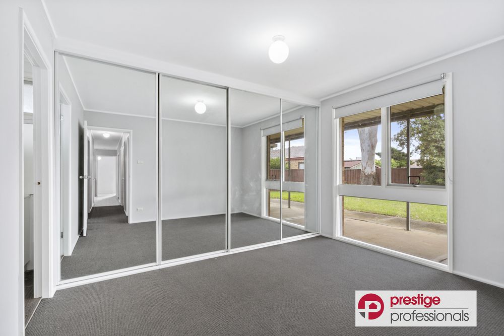 32 Burton Avenue, Moorebank