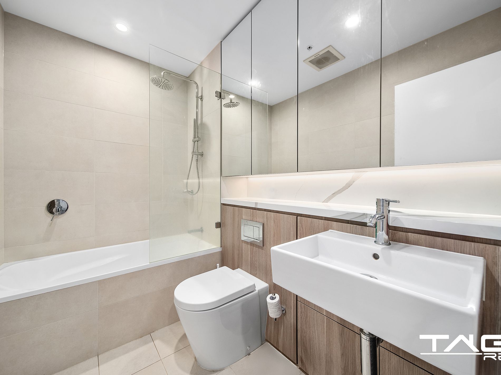 141 / 9 Maple Tree Road, Westmead