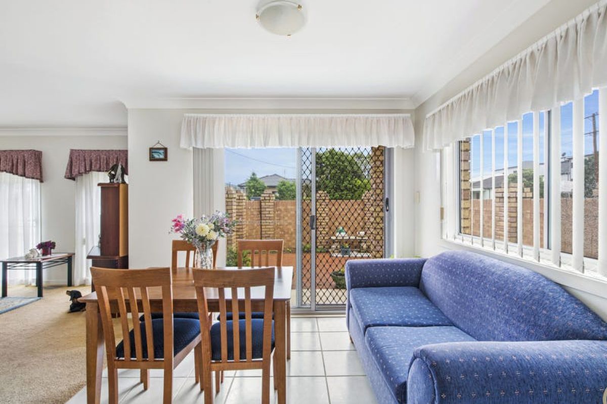 1 / 10 Waratah Avenue, Woy Woy